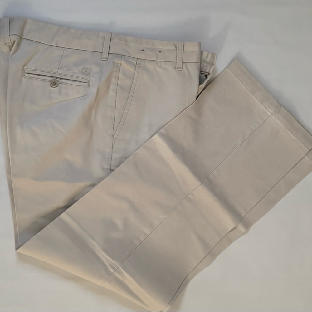 IZOD Saltwater Chinos Khakis Straight Leg Crisp Finish Stone Ivory 34” W x 32” L